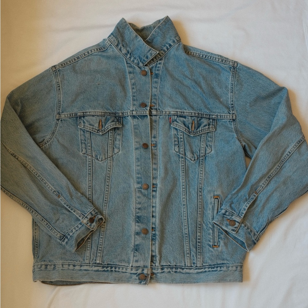 Vintage Levi's denim trucker jacket